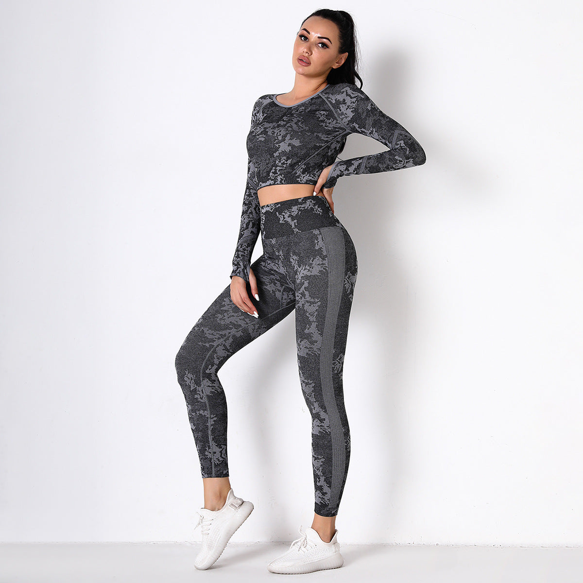 New Hip Lifting Sports Fitness Suit Two Piece Knitted Seamless Yoga Suit