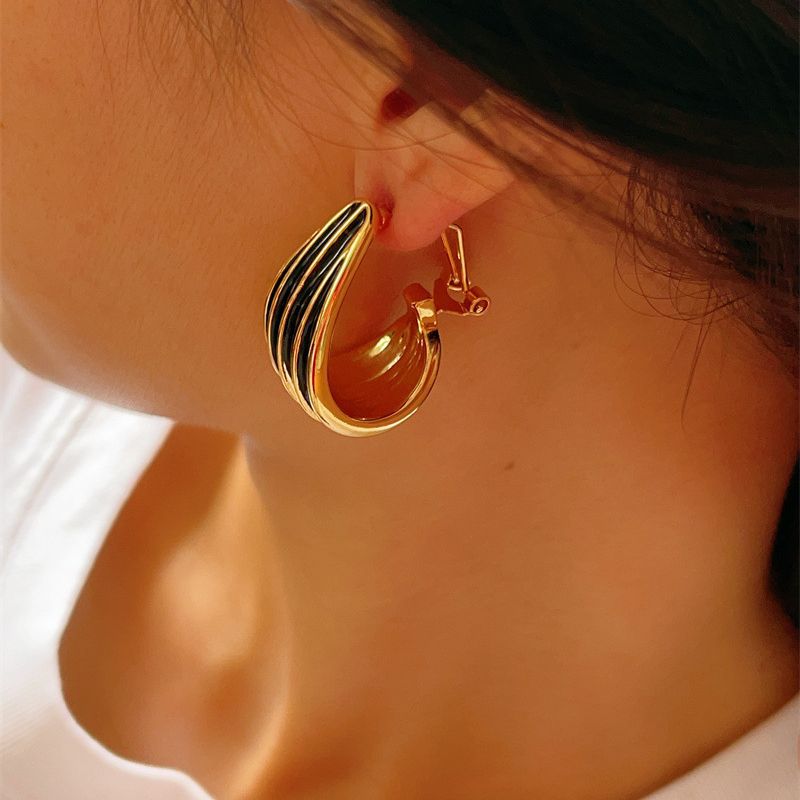 Drip Oil C-Ring Elegant Earrings with High Grade Earrings