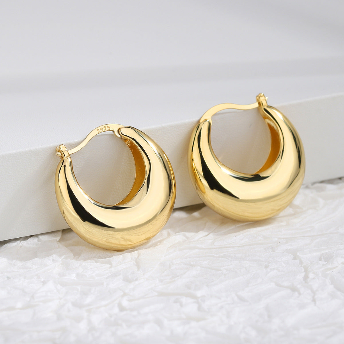 Smooth Round Chunky  Earrings for Women Girls Gold Plated Wide Thick Geometric Metal Statement Earrings Vintage Jewelry Gift