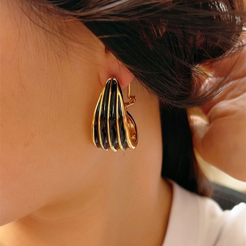 Drip Oil C-Ring Elegant Earrings with High Grade Earrings