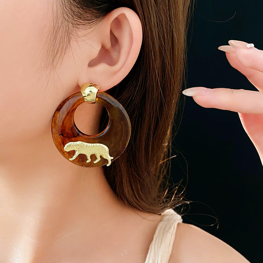 Circular tiger earrings, niche, high-end, elegant, fashionable, simple, versatile, personalized earrings